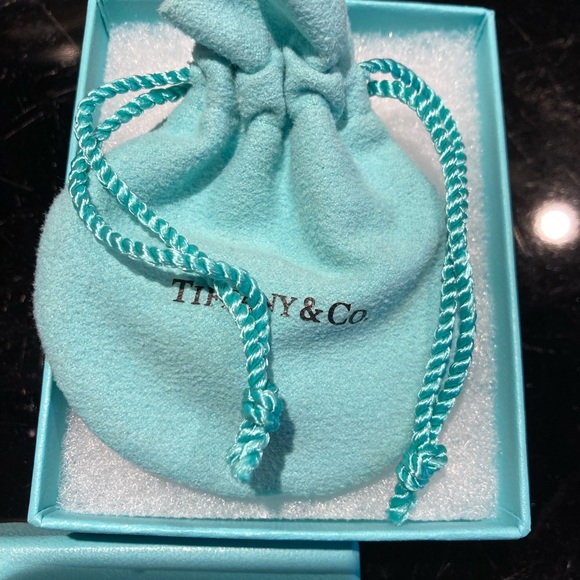 ⭐️HP⭐️EUC Tiffany & Co pink enamel & 925 silver 🧁 charm on 18” T & Co 925 chain - Picture 6 of 6